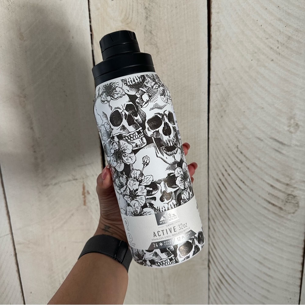 LIMITED EDITION HydraPeak Skull 32 oz Bottle With Lid